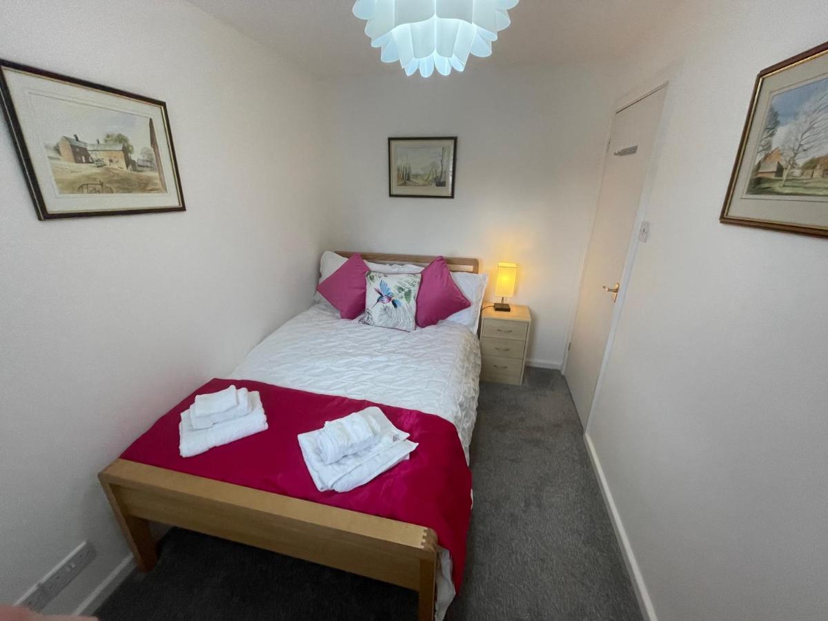 Riverside 2 Bedroom Townhouse With Car Charger Abergavenny Bagian luar foto