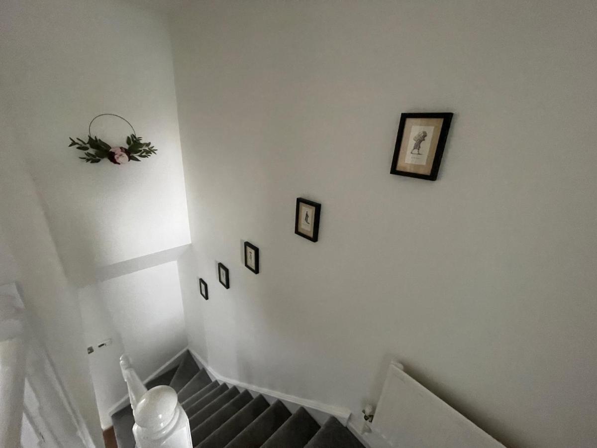 Riverside 2 Bedroom Townhouse With Car Charger Abergavenny Bagian luar foto